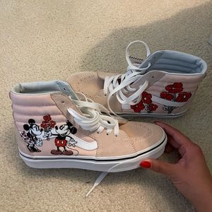 Disney Mickey and Minnie Vans